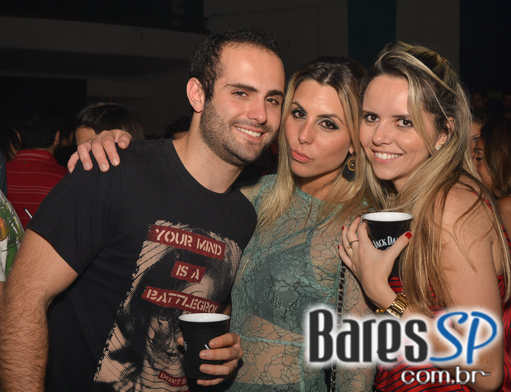 Baile do Movimento com show do cantor Péricles no Esporte Clube Pinheiros Baile do Movimento com show do cantor Péricles no Esporte Clube Pinheiros