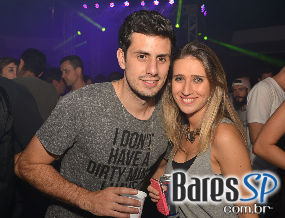 Baile do Movimento com show do cantor Péricles no Esporte Clube Pinheiros Baile do Movimento com show do cantor Péricles no Esporte Clube Pinheiros