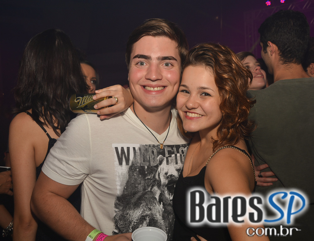 Baile do Movimento com show do cantor Péricles no Esporte Clube Pinheiros Baile do Movimento com show do cantor Péricles no Esporte Clube Pinheiros