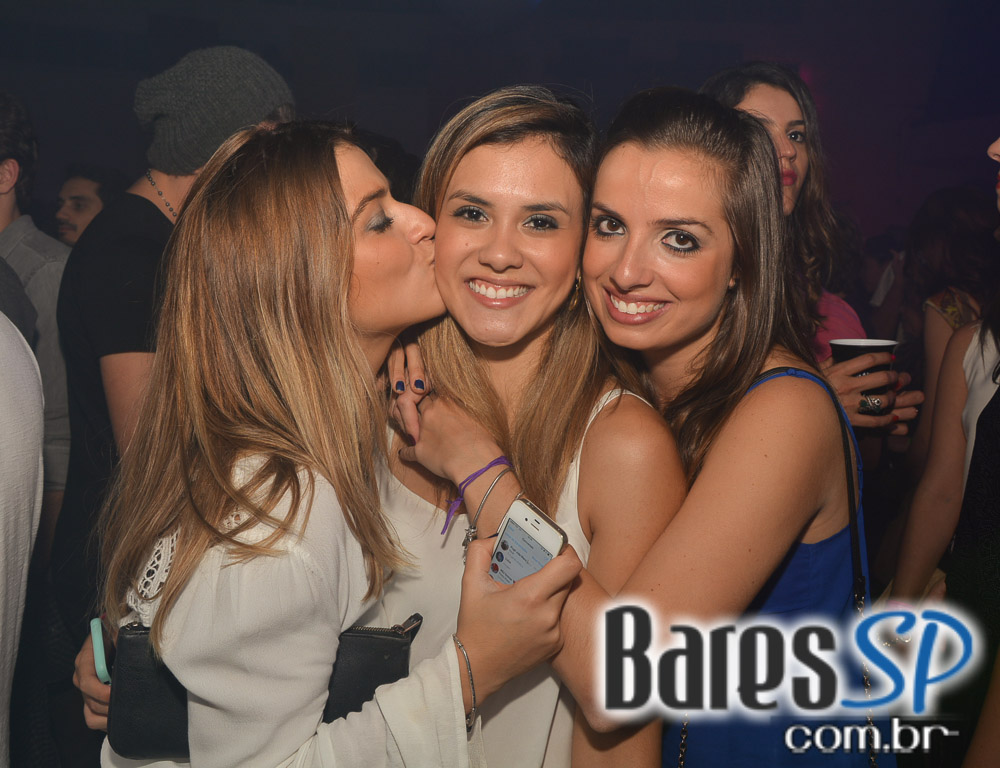 Baile do Movimento com show do cantor Péricles no Esporte Clube Pinheiros Baile do Movimento com show do cantor Péricles no Esporte Clube Pinheiros