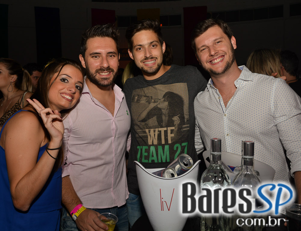 Baile do Movimento com show do cantor Péricles no Esporte Clube Pinheiros Baile do Movimento com show do cantor Péricles no Esporte Clube Pinheiros