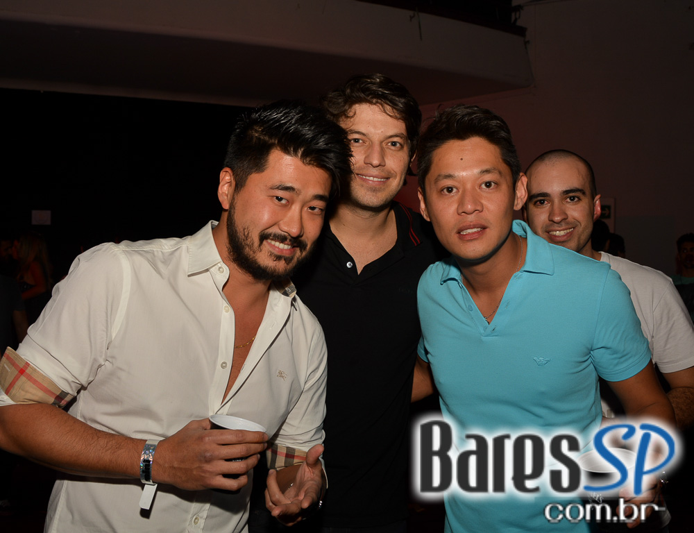 Baile do Movimento com show do cantor Péricles no Esporte Clube Pinheiros Baile do Movimento com show do cantor Péricles no Esporte Clube Pinheiros