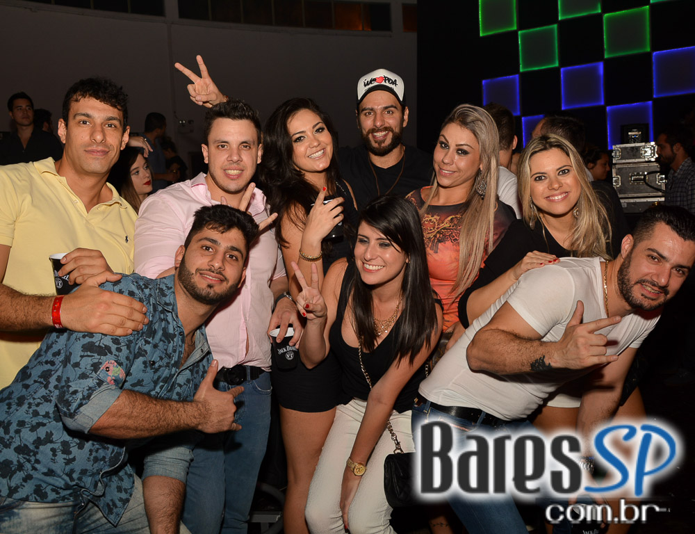 Baile do Movimento com show do cantor Péricles no Esporte Clube Pinheiros Baile do Movimento com show do cantor Péricles no Esporte Clube Pinheiros