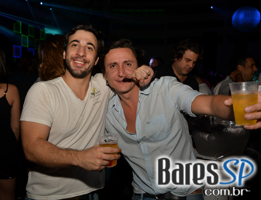 Baile do Movimento com show do cantor Péricles no Esporte Clube Pinheiros Baile do Movimento com show do cantor Péricles no Esporte Clube Pinheiros