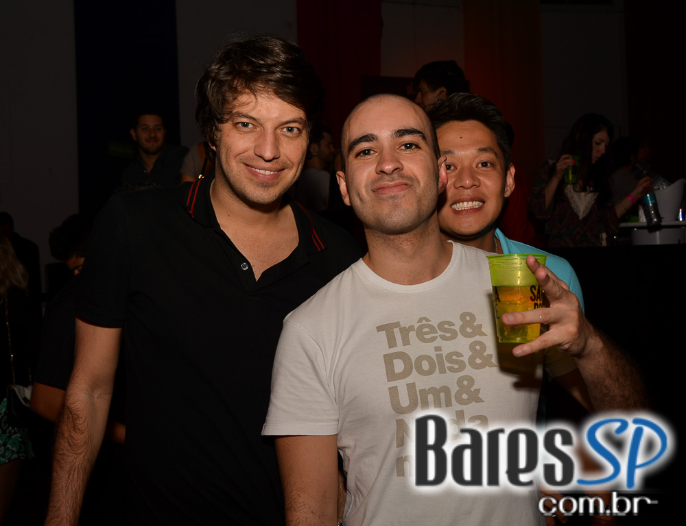 Baile do Movimento com show do cantor Péricles no Esporte Clube Pinheiros Baile do Movimento com show do cantor Péricles no Esporte Clube Pinheiros