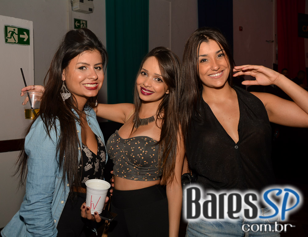 Baile do Movimento com show do cantor Péricles no Esporte Clube Pinheiros Baile do Movimento com show do cantor Péricles no Esporte Clube Pinheiros