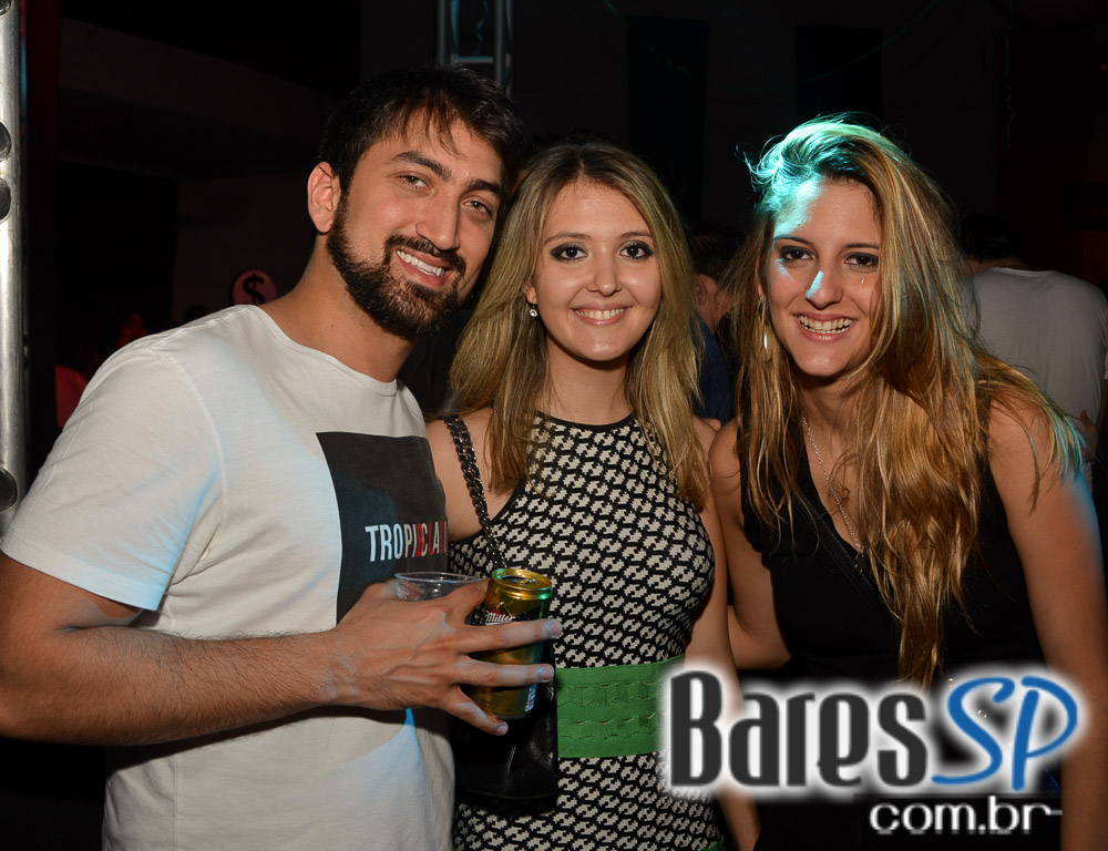 Baile do Movimento com show do cantor Péricles no Esporte Clube Pinheiros Baile do Movimento com show do cantor Péricles no Esporte Clube Pinheiros