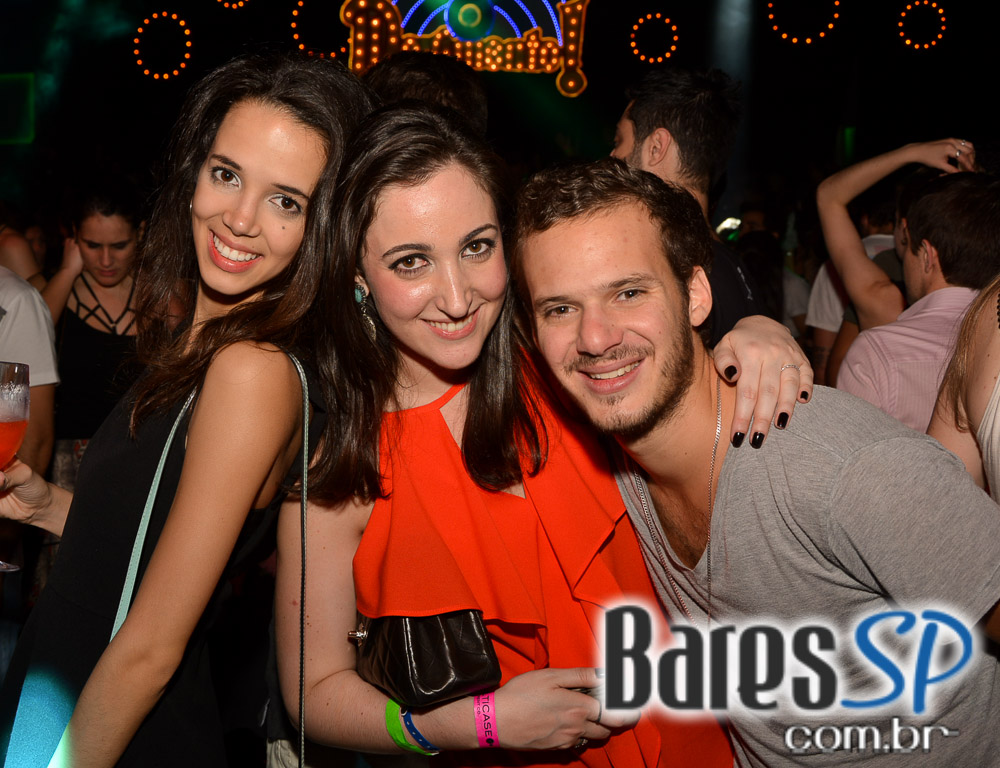 Baile do Movimento com show do cantor Péricles no Esporte Clube Pinheiros Baile do Movimento com show do cantor Péricles no Esporte Clube Pinheiros