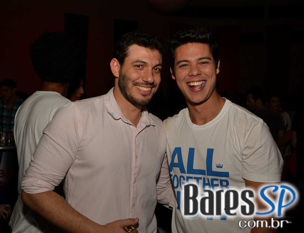 Baile do Movimento com show do cantor Péricles no Esporte Clube Pinheiros Baile do Movimento com show do cantor Péricles no Esporte Clube Pinheiros