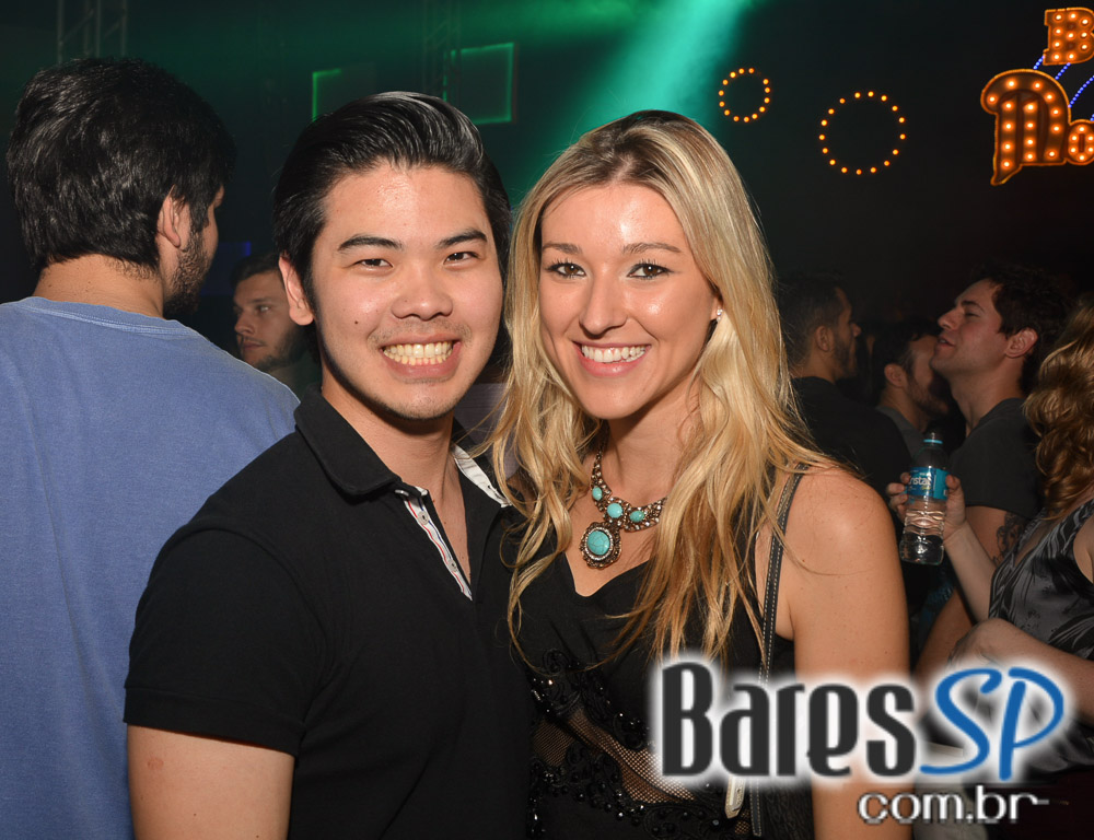 Baile do Movimento com show do cantor Péricles no Esporte Clube Pinheiros Baile do Movimento com show do cantor Péricles no Esporte Clube Pinheiros