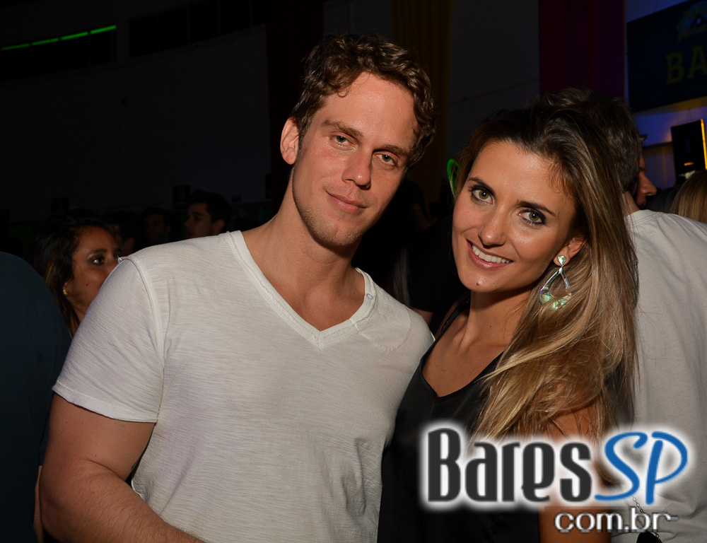 Baile do Movimento com show do cantor Péricles no Esporte Clube Pinheiros Baile do Movimento com show do cantor Péricles no Esporte Clube Pinheiros