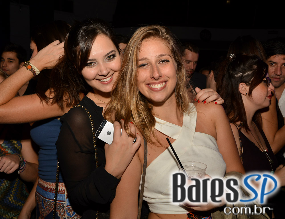 Baile do Movimento com show do cantor Péricles no Esporte Clube Pinheiros Baile do Movimento com show do cantor Péricles no Esporte Clube Pinheiros