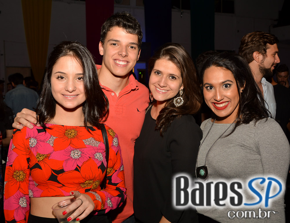 Baile do Movimento com show do cantor Péricles no Esporte Clube Pinheiros Baile do Movimento com show do cantor Péricles no Esporte Clube Pinheiros