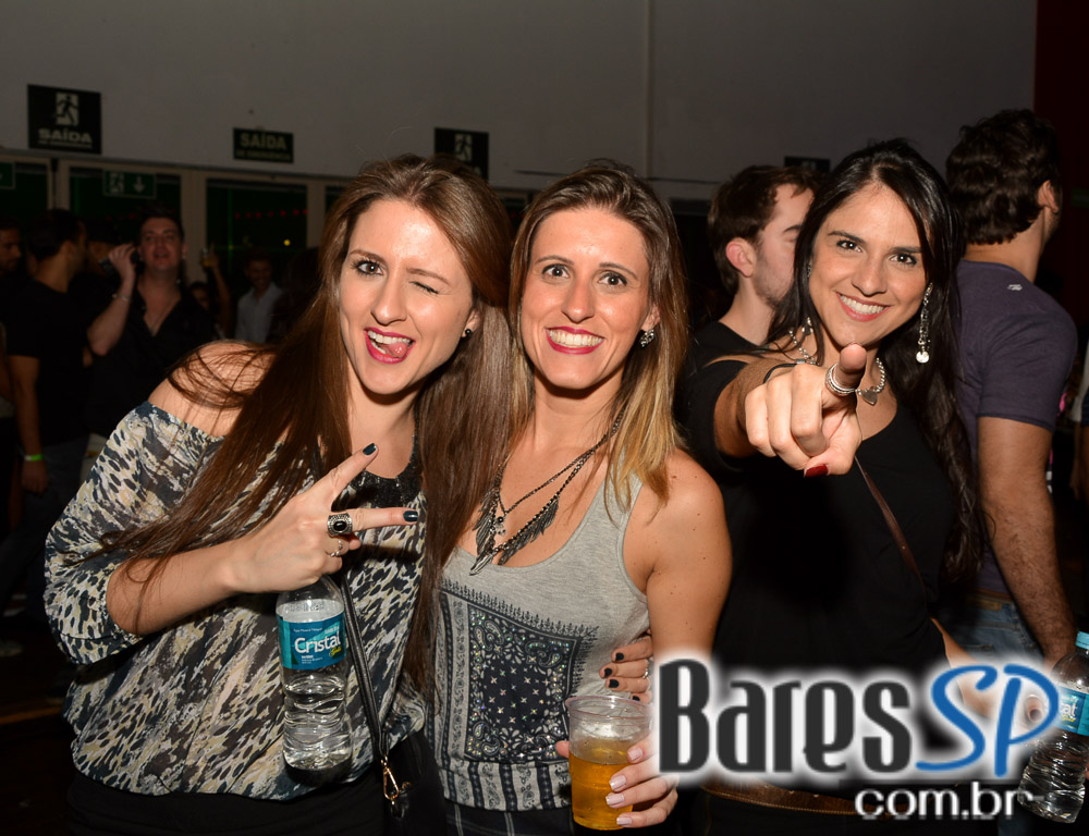 Baile do Movimento com show do cantor Péricles no Esporte Clube Pinheiros Baile do Movimento com show do cantor Péricles no Esporte Clube Pinheiros