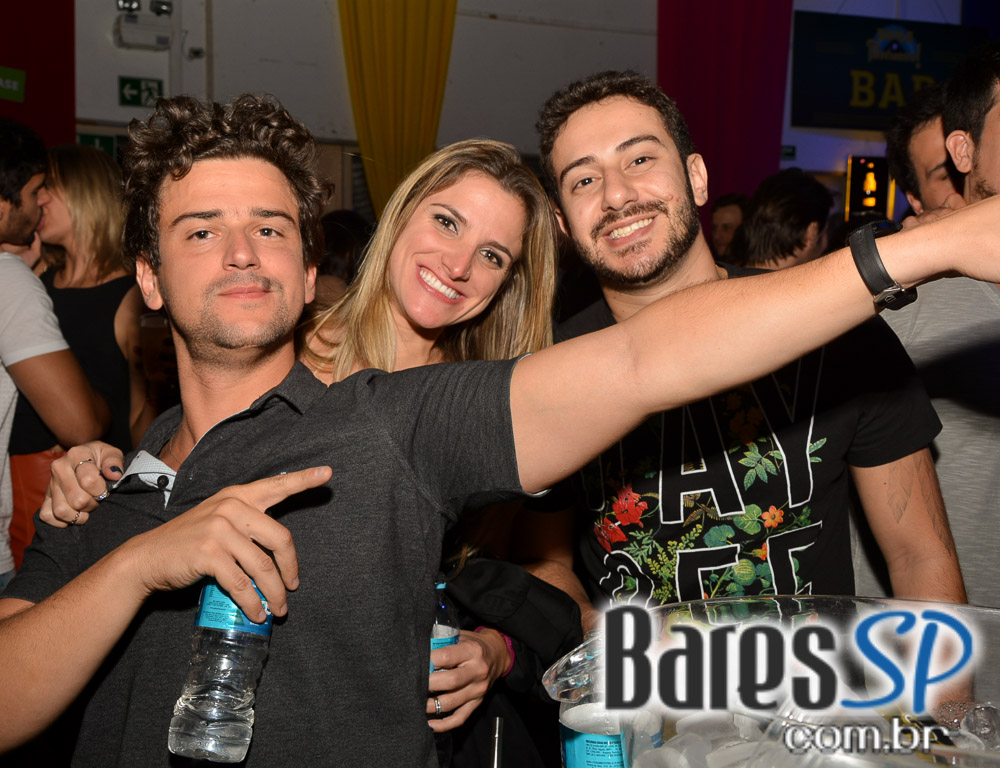 Baile do Movimento com show do cantor Péricles no Esporte Clube Pinheiros Baile do Movimento com show do cantor Péricles no Esporte Clube Pinheiros