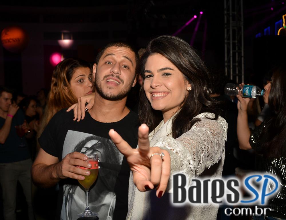 Baile do Movimento com show do cantor Péricles no Esporte Clube Pinheiros Baile do Movimento com show do cantor Péricles no Esporte Clube Pinheiros