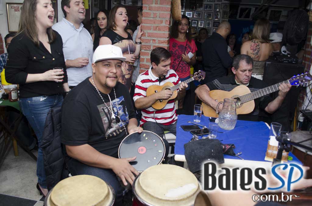 Bar na Aba recebeu show ao vivo de Ney Silva, Carol Mota e Reinaldo Ney Bar na Aba recebeu show ao vivo de Ney Silva, Carol Mota e Reinaldo Ney
