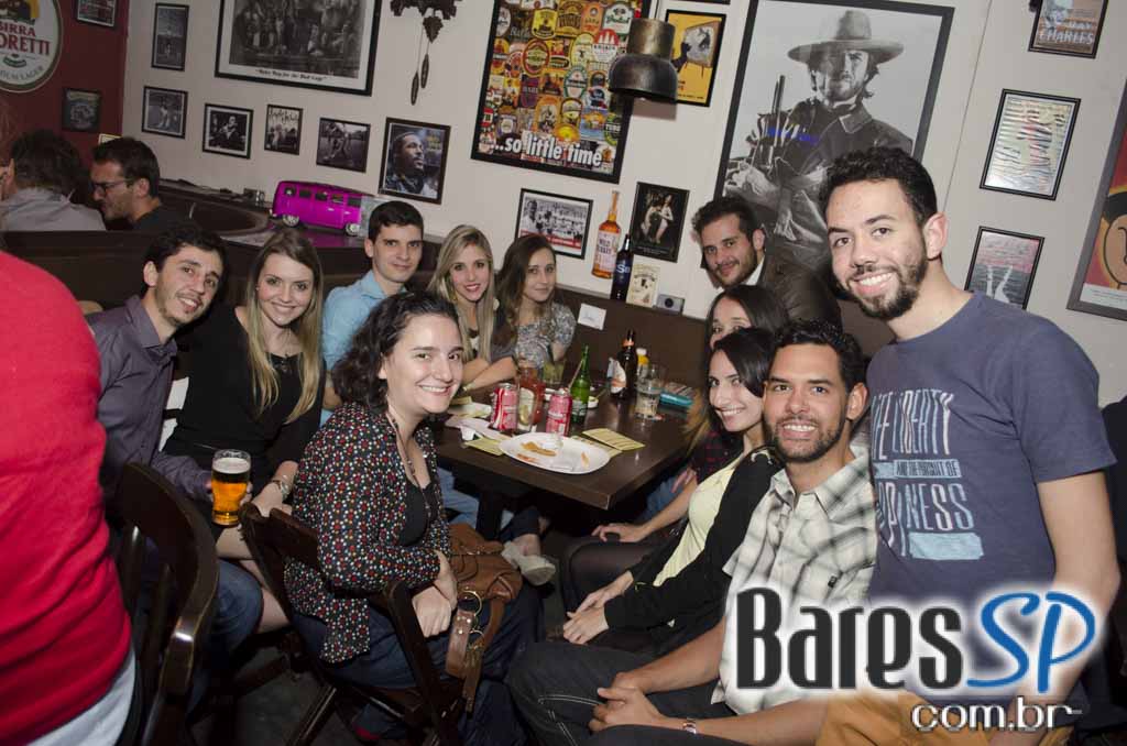 Partisans Pub comemorou aniversário de 3 anos com show do Grupo Partisans Electric Trio Partisans Pub comemorou aniversário de 3 anos com show do Grupo Partisans Electric Trio