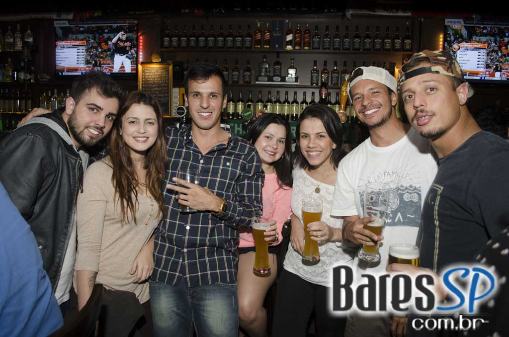 Partisans Pub comemorou aniversário de 3 anos com show do Grupo Partisans Electric Trio Partisans Pub comemorou aniversário de 3 anos com show do Grupo Partisans Electric Trio