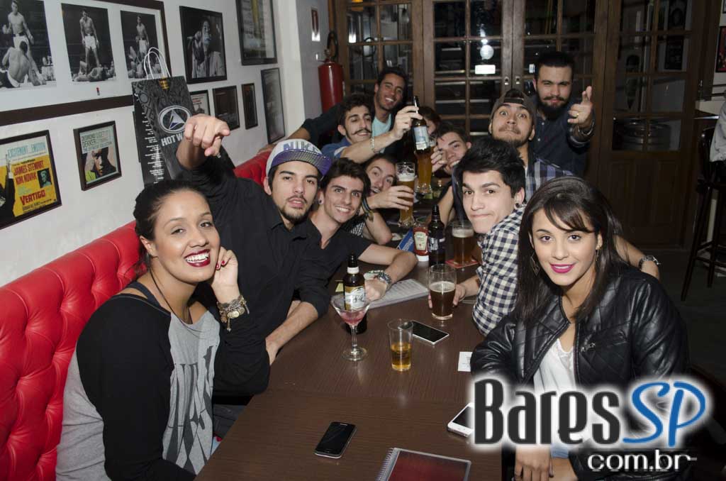 Partisans Pub comemorou aniversário de 3 anos com show do Grupo Partisans Electric Trio Partisans Pub comemorou aniversário de 3 anos com show do Grupo Partisans Electric Trio