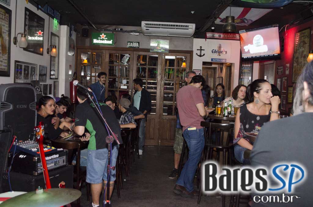 Partisans Pub comemorou aniversário de 3 anos com show do Grupo Partisans Electric Trio Partisans Pub comemorou aniversário de 3 anos com show do Grupo Partisans Electric Trio