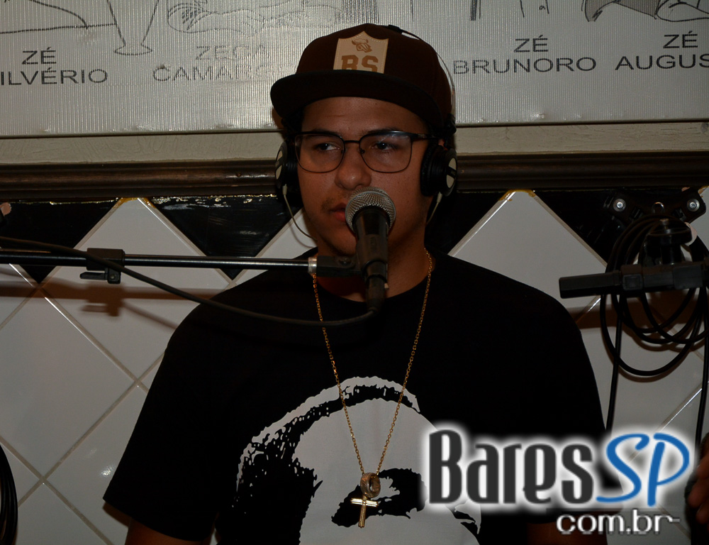 Boteco do Seu Zé recebeu o show ao vivo do cantor Marco Viana no sábado Boteco do Seu Zé recebeu o show ao vivo do cantor Marco Viana no sábado