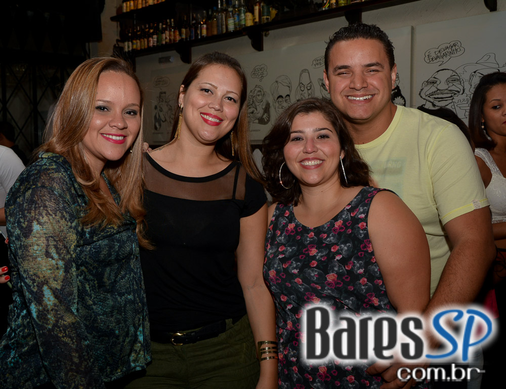 Boteco do Seu Zé recebeu o show ao vivo do cantor Marco Viana no sábado Boteco do Seu Zé recebeu o show ao vivo do cantor Marco Viana no sábado