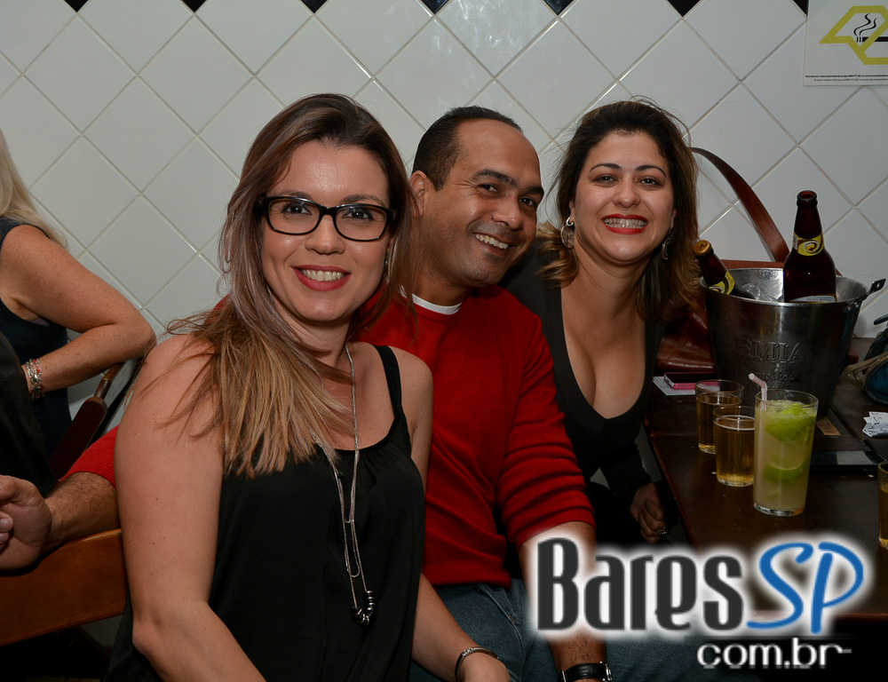 Boteco do Seu Zé recebeu o show ao vivo do cantor Marco Viana no sábado Boteco do Seu Zé recebeu o show ao vivo do cantor Marco Viana no sábado
