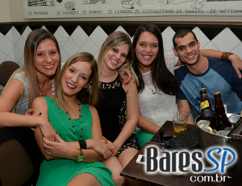 Boteco do Seu Zé recebeu o show ao vivo do cantor Marco Viana no sábado Boteco do Seu Zé recebeu o show ao vivo do cantor Marco Viana no sábado