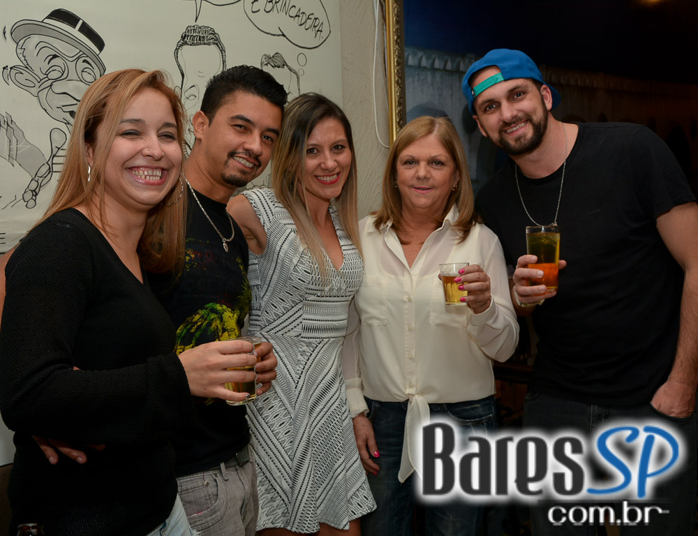 Boteco do Seu Zé recebeu o show ao vivo do cantor Marco Viana no sábado Boteco do Seu Zé recebeu o show ao vivo do cantor Marco Viana no sábado