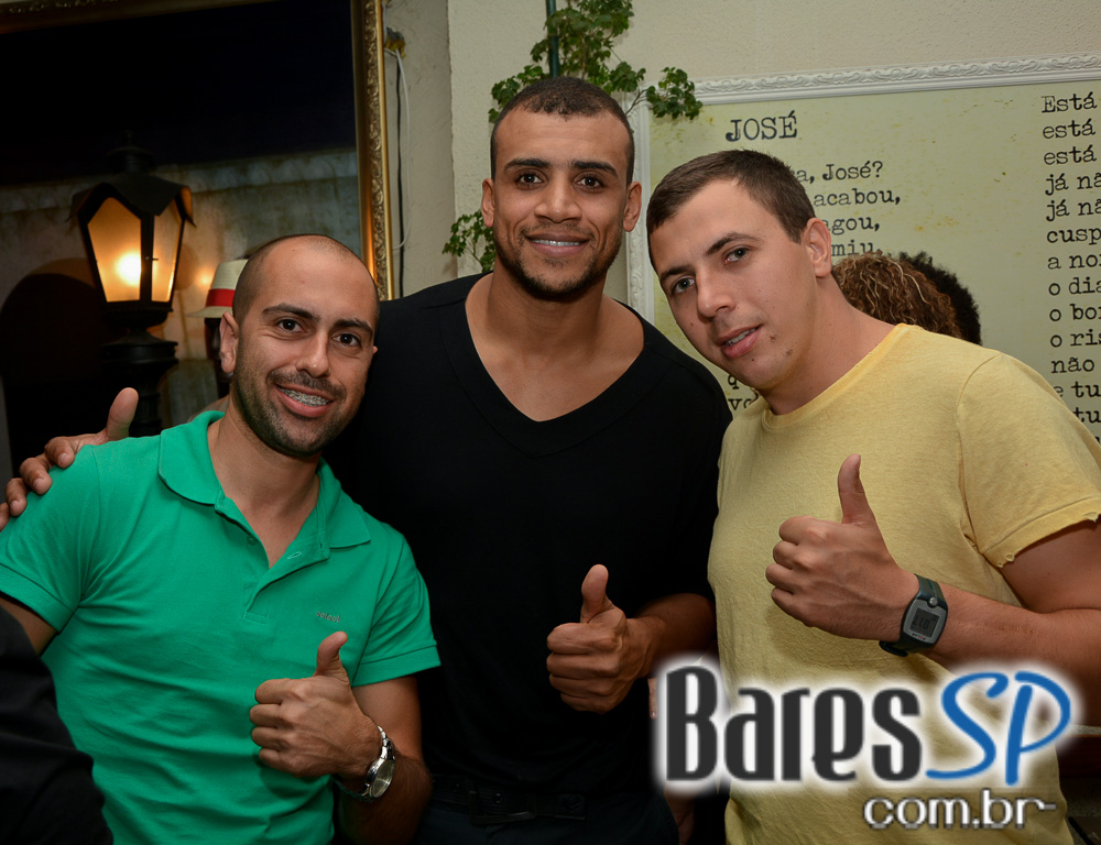 Boteco do Seu Zé recebeu o show ao vivo do cantor Marco Viana no sábado Boteco do Seu Zé recebeu o show ao vivo do cantor Marco Viana no sábado