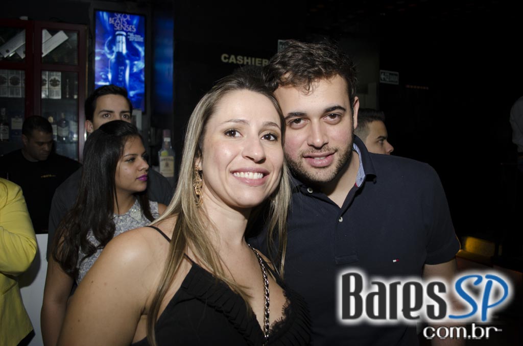 Na Mata Café apresentou show ao vivo da Banda Viva Noite com participação de Nahim Na Mata Café apresentou show ao vivo da Banda Viva Noite com participação de Nahim