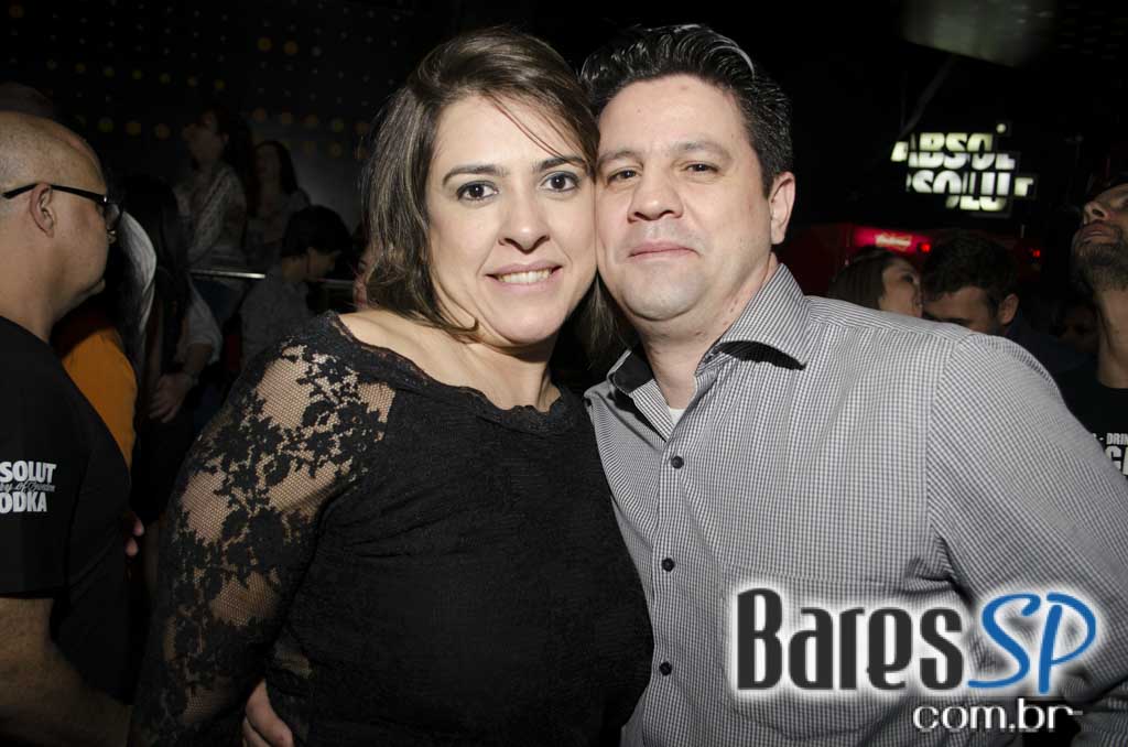 Na Mata Café apresentou show ao vivo da Banda Viva Noite com participação de Nahim Na Mata Café apresentou show ao vivo da Banda Viva Noite com participação de Nahim