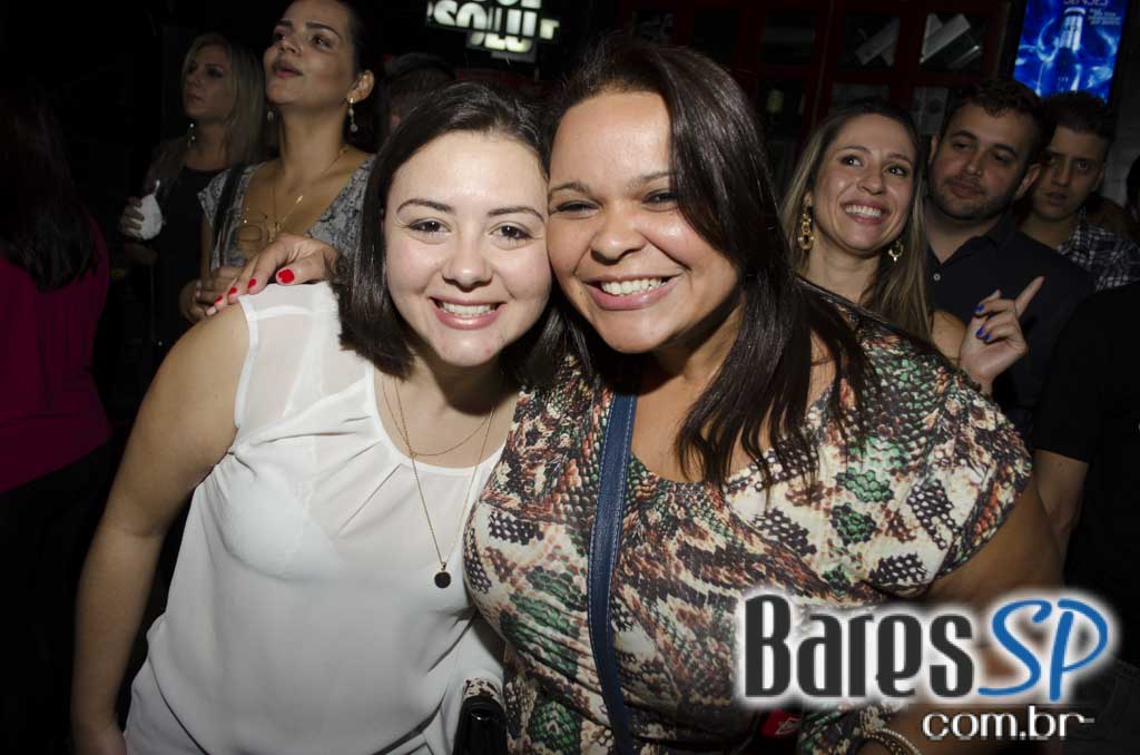 Na Mata Café apresentou show ao vivo da Banda Viva Noite com participação de Nahim Na Mata Café apresentou show ao vivo da Banda Viva Noite com participação de Nahim