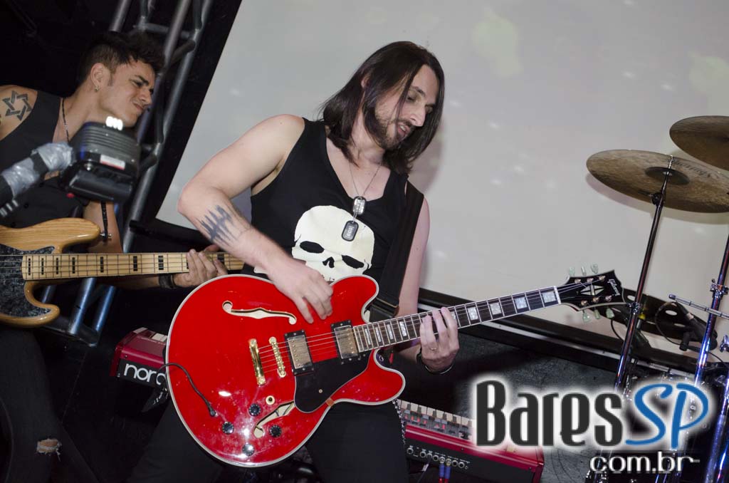 Na Mata Café apresentou show ao vivo da Banda Viva Noite com participação de Nahim Na Mata Café apresentou show ao vivo da Banda Viva Noite com participação de Nahim