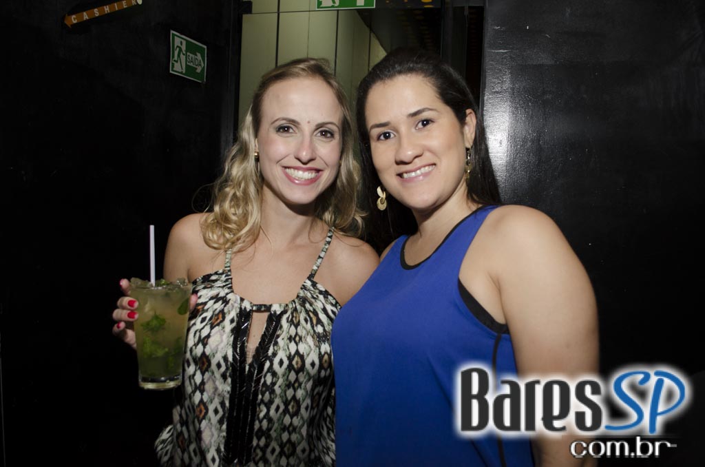 Na Mata Café apresentou show ao vivo da Banda Viva Noite com participação de Nahim Na Mata Café apresentou show ao vivo da Banda Viva Noite com participação de Nahim