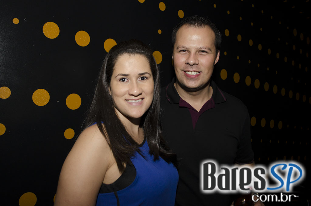 Na Mata Café apresentou show ao vivo da Banda Viva Noite com participação de Nahim Na Mata Café apresentou show ao vivo da Banda Viva Noite com participação de Nahim