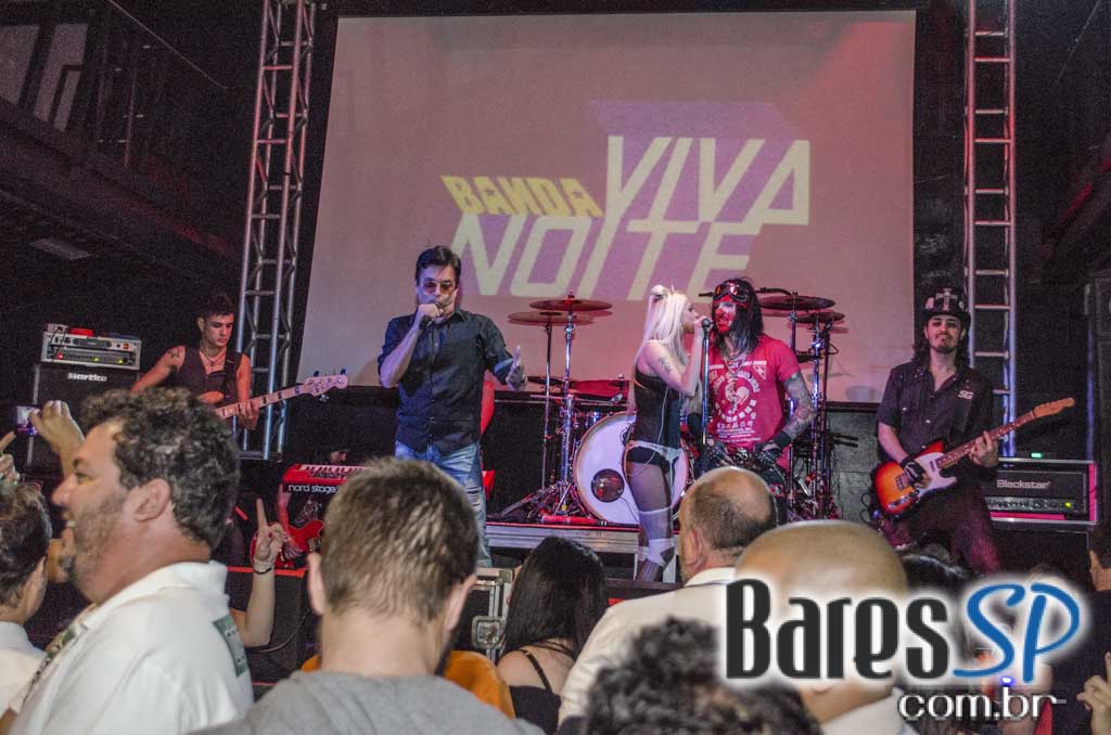 Na Mata Café apresentou show ao vivo da Banda Viva Noite com participação de Nahim Na Mata Café apresentou show ao vivo da Banda Viva Noite com participação de Nahim