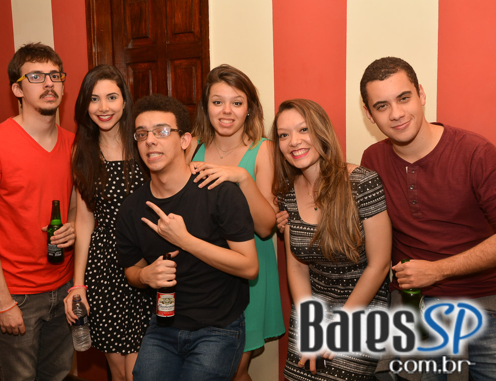 Tex- Redneck Bar realizou a Yolo Rock Night com muitas atrações e música Tex- Redneck Bar realizou a Yolo Rock Night com muitas atrações e música