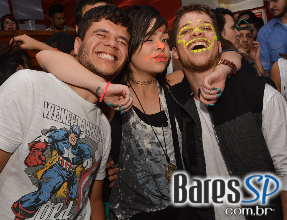 Tex- Redneck Bar realizou a Yolo Rock Night com muitas atrações e música Tex- Redneck Bar realizou a Yolo Rock Night com muitas atrações e música