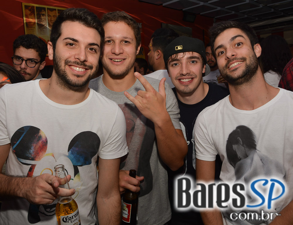 Tex- Redneck Bar realizou a Yolo Rock Night com muitas atrações e música Tex- Redneck Bar realizou a Yolo Rock Night com muitas atrações e música