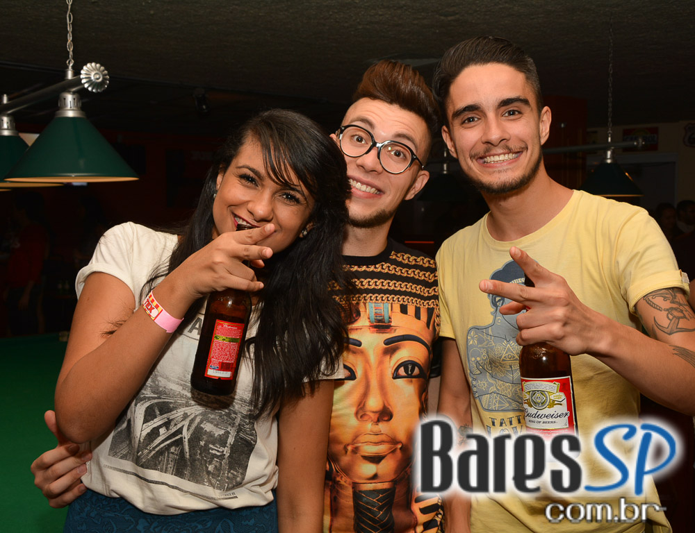 Tex- Redneck Bar realizou a Yolo Rock Night com muitas atrações e música Tex- Redneck Bar realizou a Yolo Rock Night com muitas atrações e música