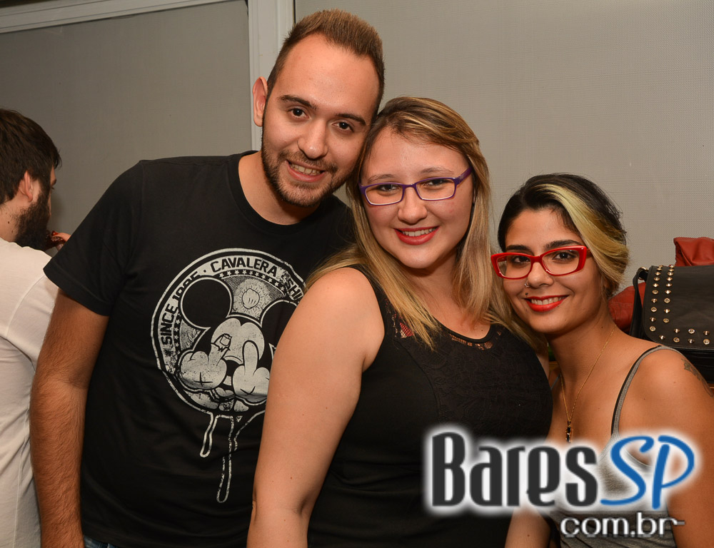 Tex- Redneck Bar realizou a Yolo Rock Night com muitas atrações e música Tex- Redneck Bar realizou a Yolo Rock Night com muitas atrações e música