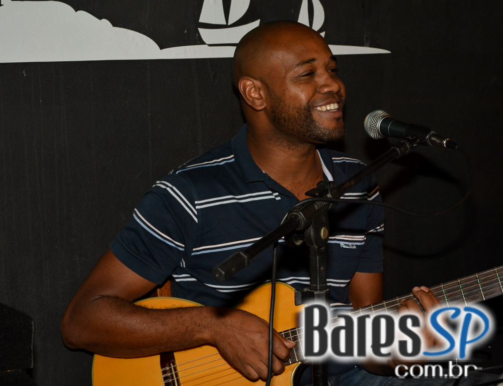 Apresentação de Luiz Fernando & Vadinho Theo no Porto Madalena Apresentação de Luiz Fernando & Vadinho Theo no Porto Madalena