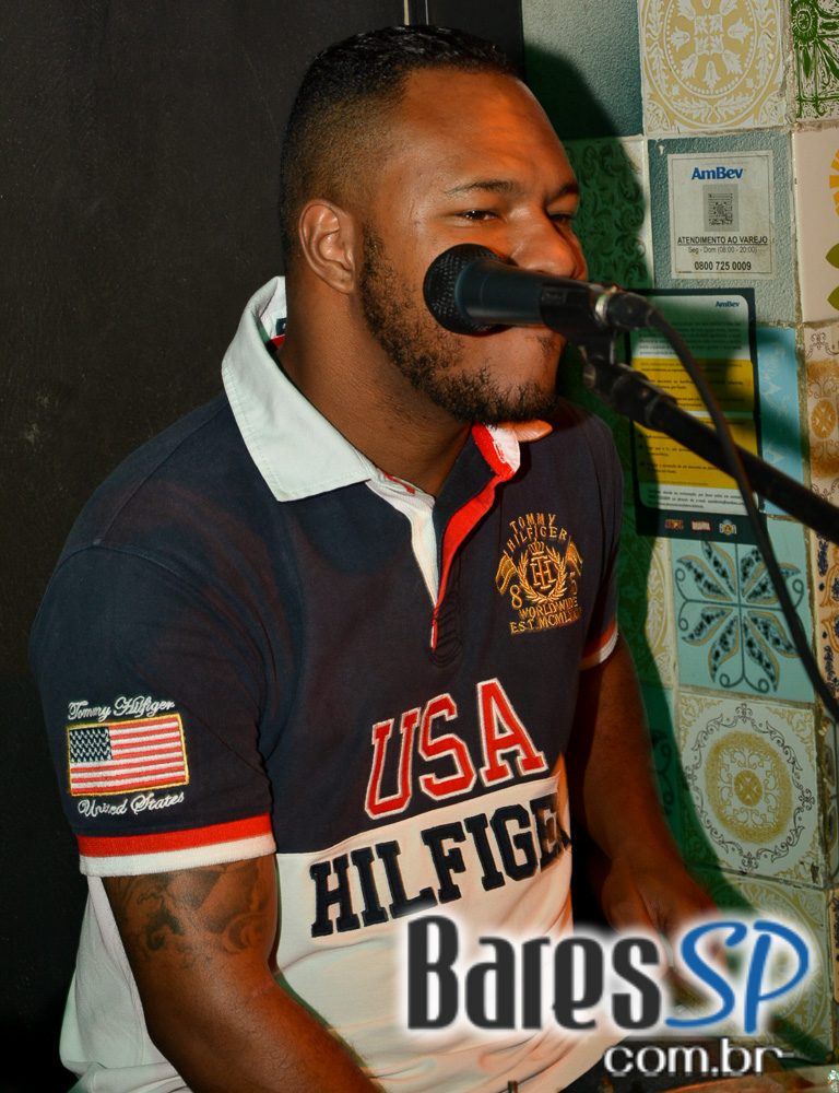 Apresentação de Luiz Fernando & Vadinho Theo no Porto Madalena Apresentação de Luiz Fernando & Vadinho Theo no Porto Madalena