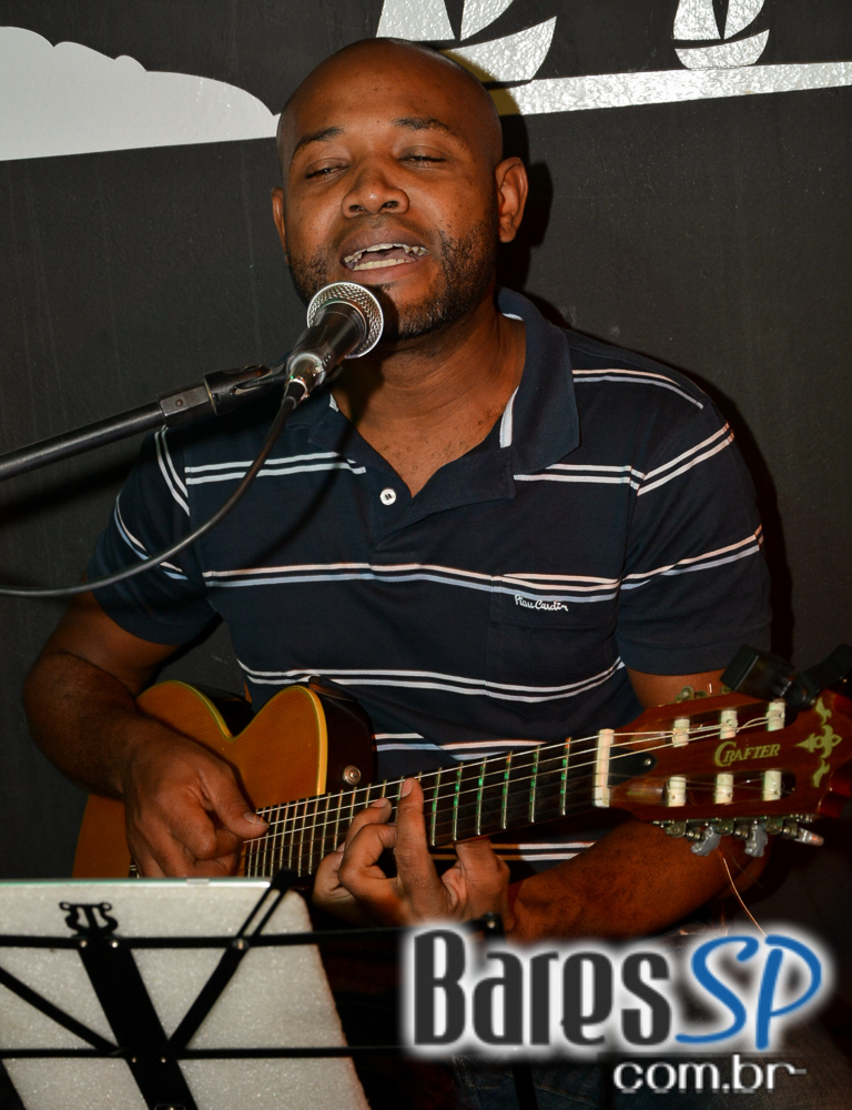 Apresentação de Luiz Fernando & Vadinho Theo no Porto Madalena Apresentação de Luiz Fernando & Vadinho Theo no Porto Madalena