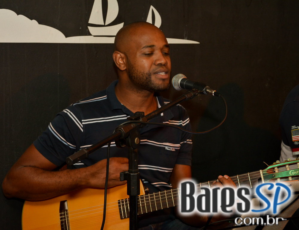 Apresentação de Luiz Fernando & Vadinho Theo no Porto Madalena Apresentação de Luiz Fernando & Vadinho Theo no Porto Madalena