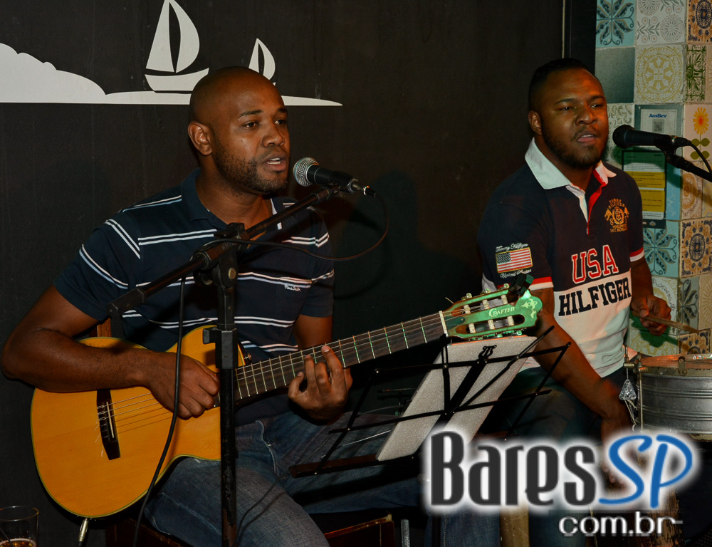 Apresentação de Luiz Fernando & Vadinho Theo no Porto Madalena Apresentação de Luiz Fernando & Vadinho Theo no Porto Madalena