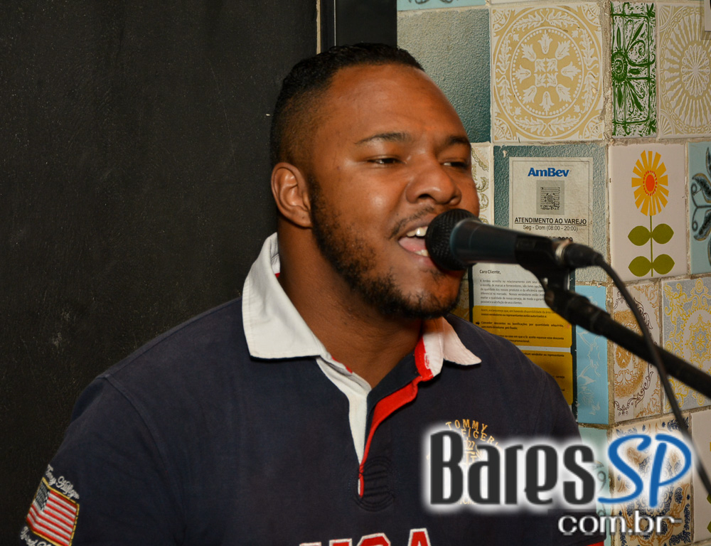 Apresentação de Luiz Fernando & Vadinho Theo no Porto Madalena Apresentação de Luiz Fernando & Vadinho Theo no Porto Madalena