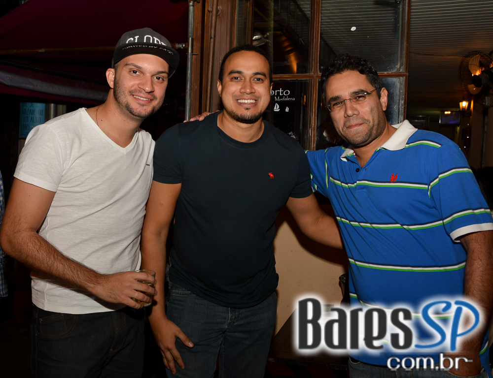 Apresentação de Luiz Fernando & Vadinho Theo no Porto Madalena Apresentação de Luiz Fernando & Vadinho Theo no Porto Madalena